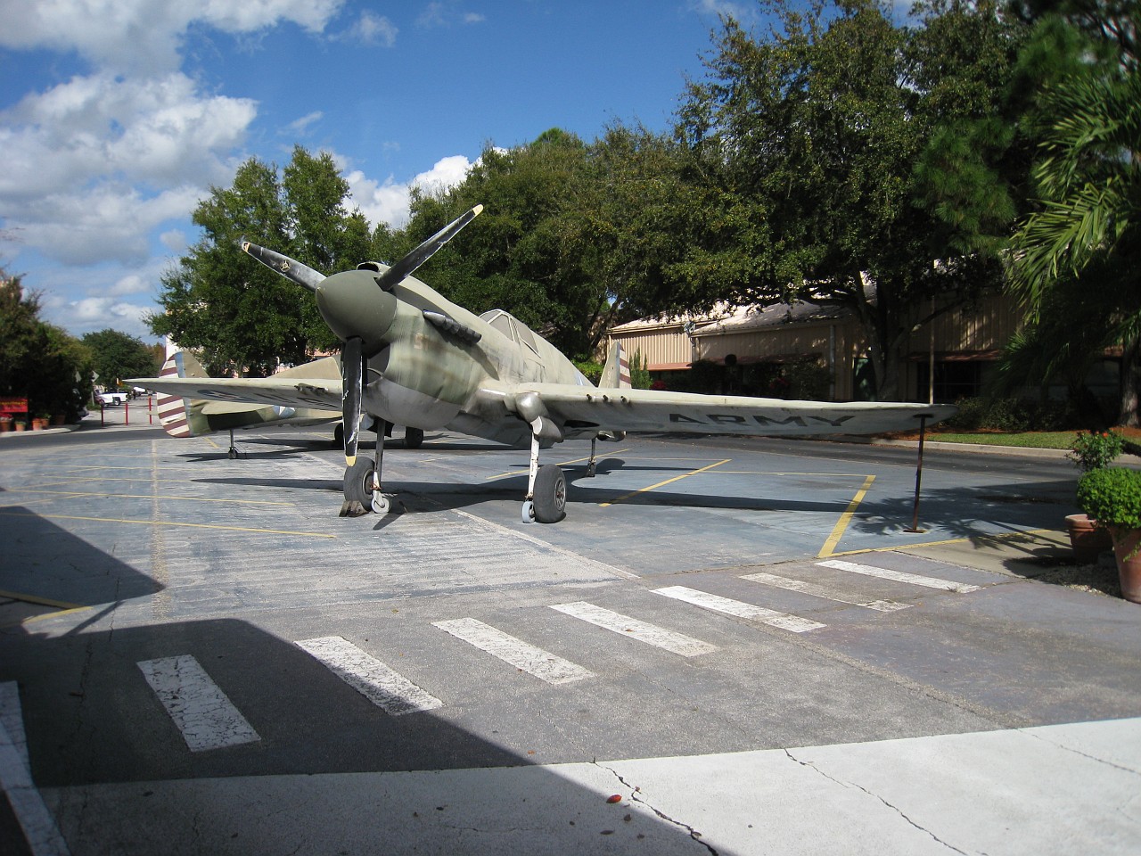 Vacation 2007-12 - Beaches Disney Hotels 0805.jpg - On the 2007-08 Florida vacation we visited beaches from Fort Myers to Sanibel Island sampling local food along the way. Green water and white sugar beaches! Arriving at Disney World we visited several of the theme resorts.